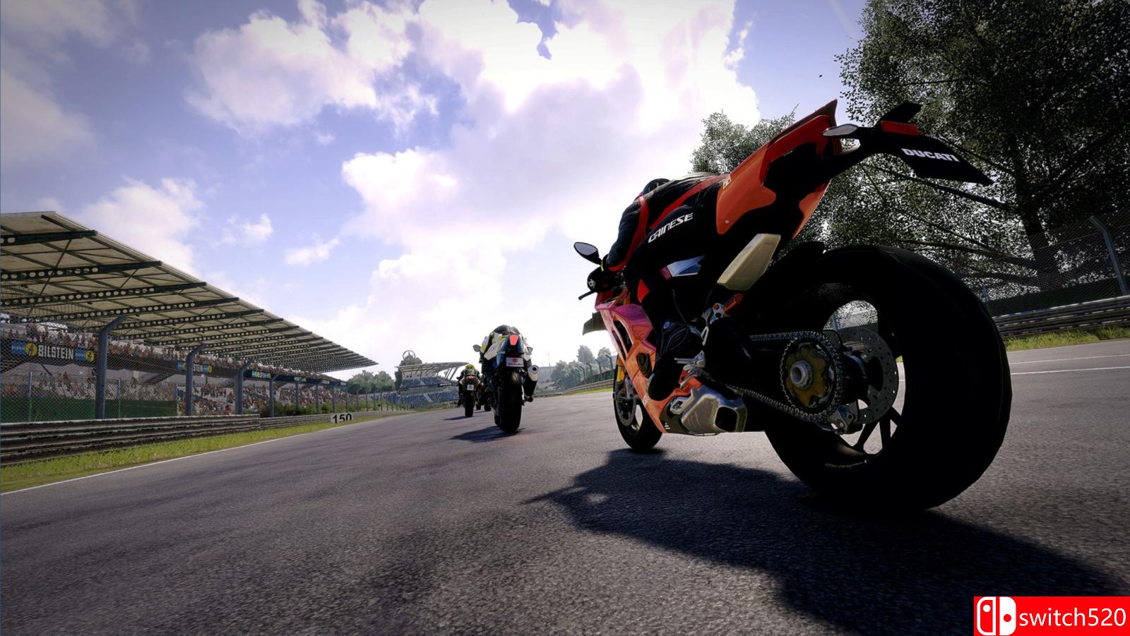 《轮圈竞速》游戏截图2